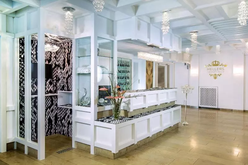 Hotel Hellers Twenty Four Ii 24h Check In