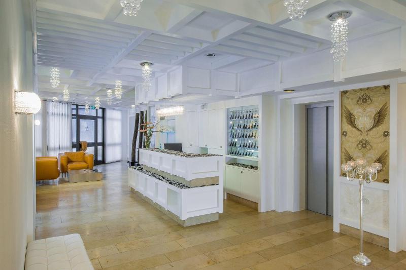 هتل Hellers Twenty Four Ii 24h Check In