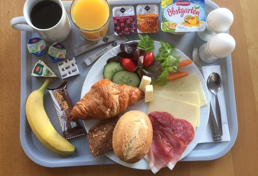 בית מלון כפרי Kolossos Düsseldorf   Neuss