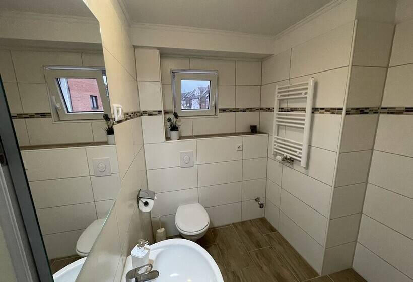 בית מלון כפרי Kolossos Düsseldorf   Neuss