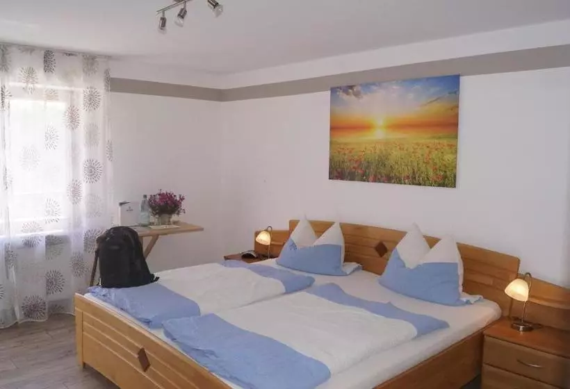 ホテル Landgasthof Zum Adler