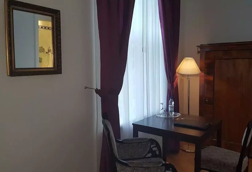 Отель Schloss Storkau