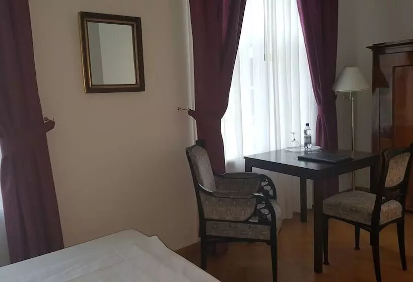 Отель Schloss Storkau