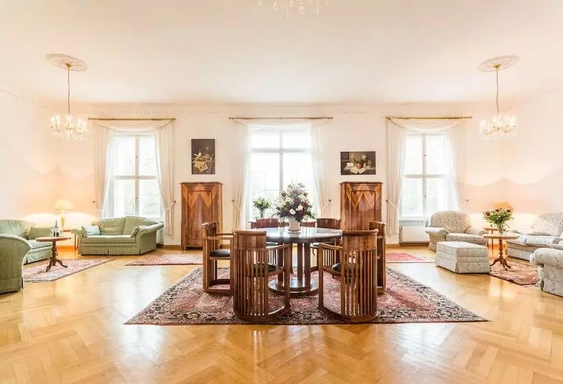 Отель Schloss Storkau