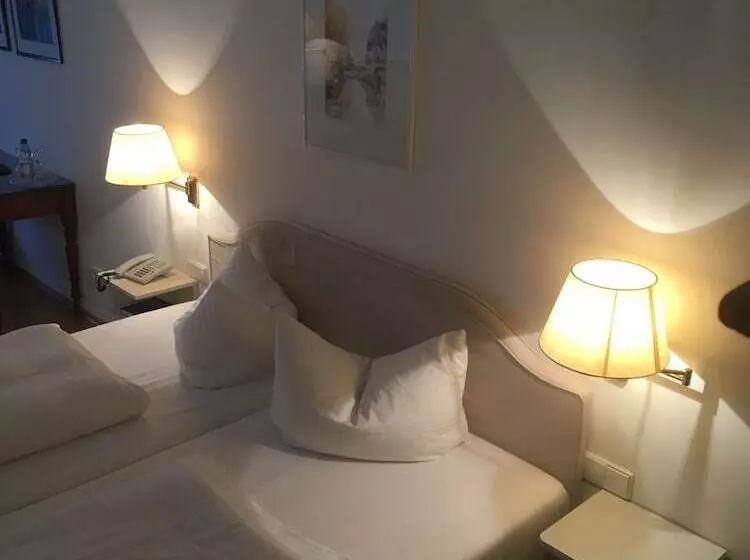 Отель Schloss Storkau