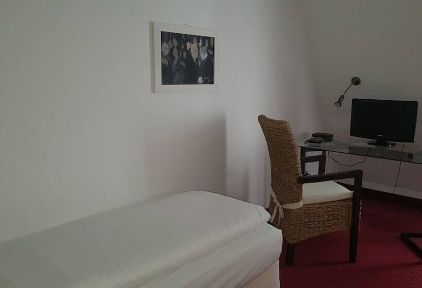 فندق Schloss Storkau