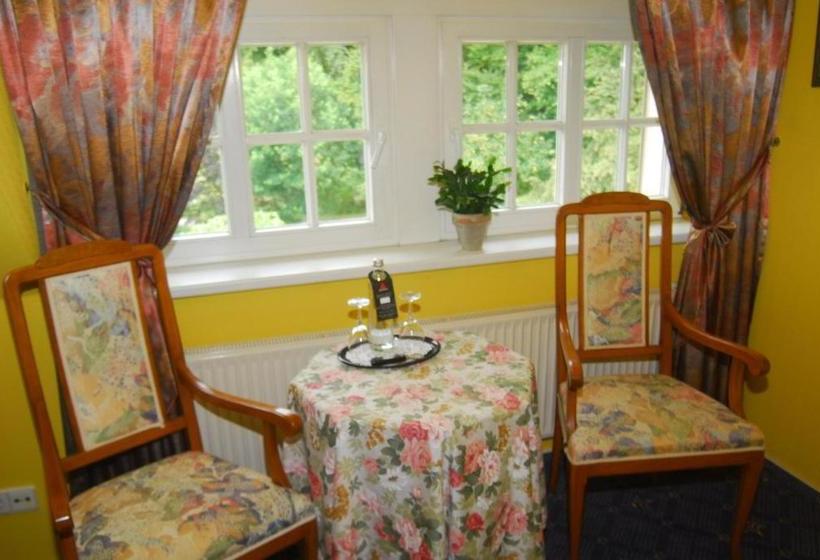 ホテル Und Restaurant Steverburg