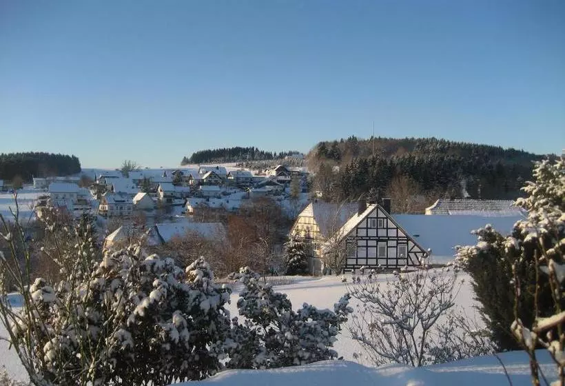 ホテル Landgasthof Zum Adler