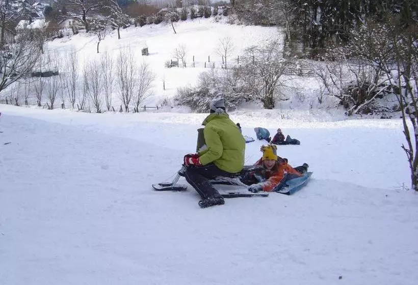 ホテル Landgasthof Zum Adler