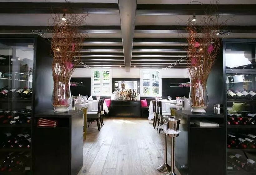 בית מלון כפרי Restaurant Zur Post