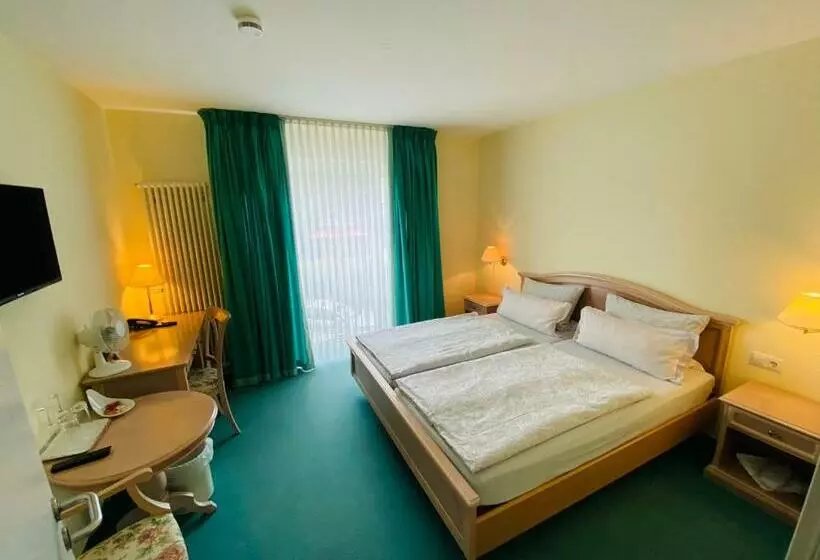 בית מלון כפרי Restaurant Zur Post