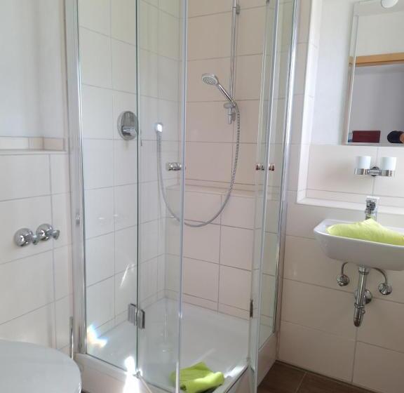 بنسيون Berggasthaus Kraxenberger