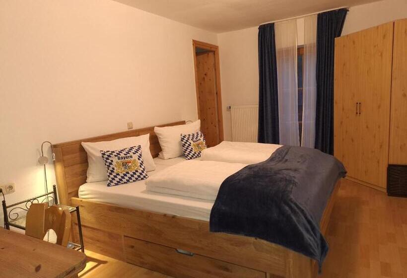 بنسيون Berggasthaus Kraxenberger