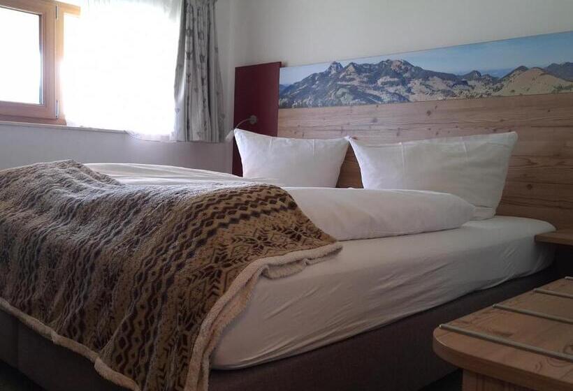 بنسيون Berggasthaus Kraxenberger