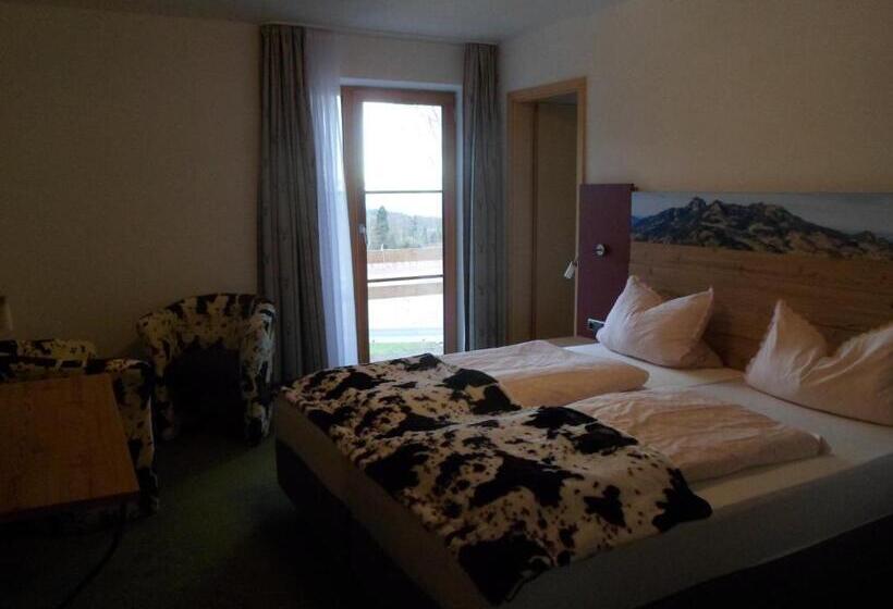 بنسيون Berggasthaus Kraxenberger