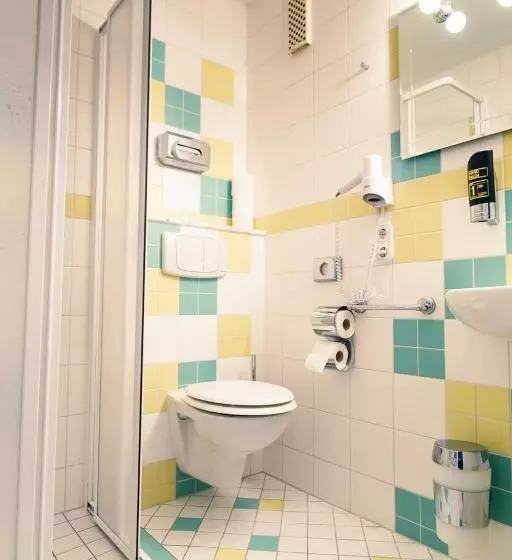 بنسيون Gasthaus Zur Linde