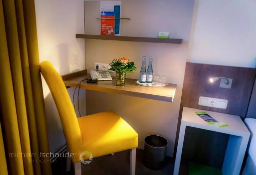 بنسيون Gasthaus Zur Linde