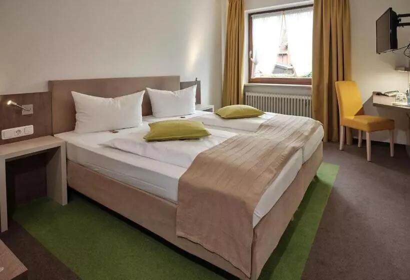 بنسيون Gasthaus Zur Linde