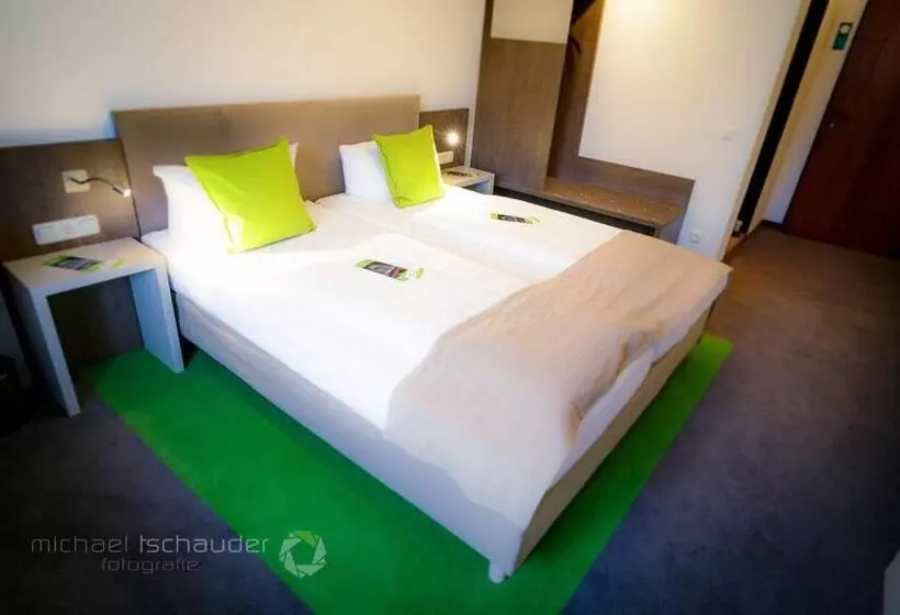 بنسيون Gasthaus Zur Linde