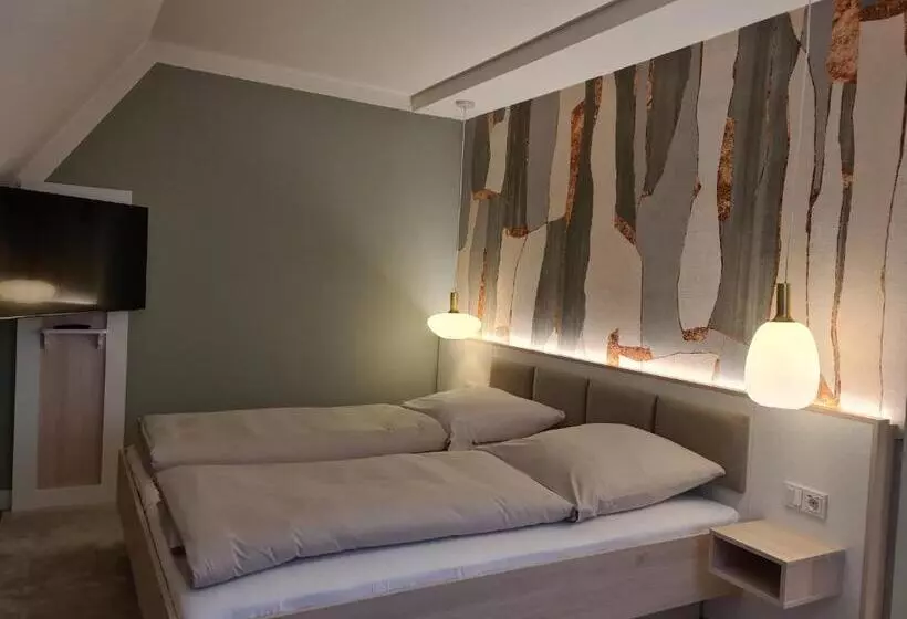 بنسيون Gasthaus Zur Linde