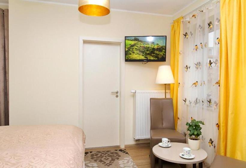 مبيت وإفطار Pension Am Dom