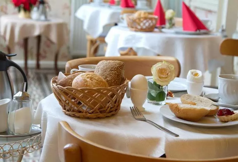 Bed and Breakfast Pension Am Dom