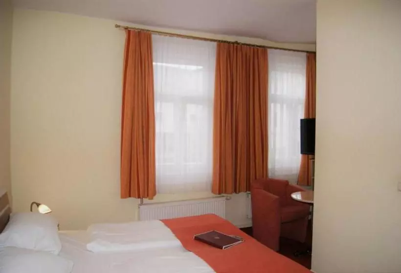 Bed and Breakfast Pension Am Dom