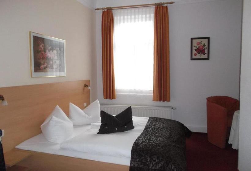 مبيت وإفطار Pension Am Dom