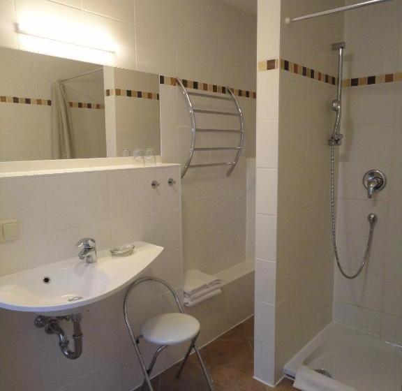 مبيت وإفطار Pension Am Dom