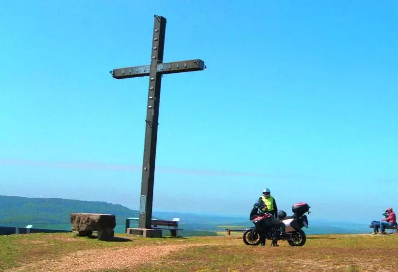 Отель Drei Rosen Ohg Regina & Hans   Peter Faßbinder