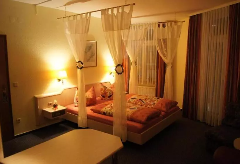 Отель Drei Rosen Ohg Regina & Hans   Peter Faßbinder