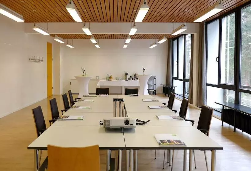 ホテル Bildungs  Und Tagungshaus Haus Neuland