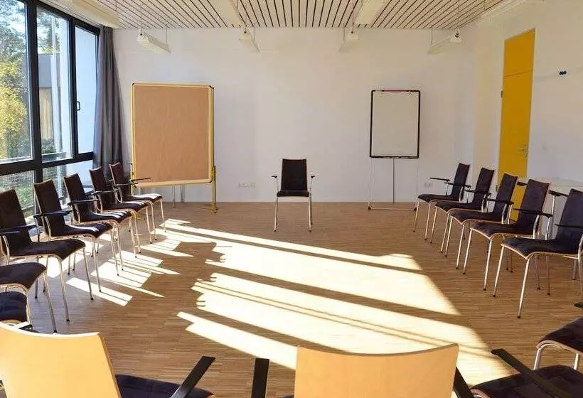 ホテル Bildungs  Und Tagungshaus Haus Neuland