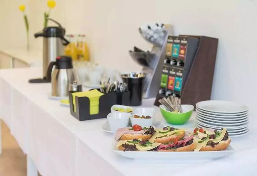 ホテル Bildungs  Und Tagungshaus Haus Neuland