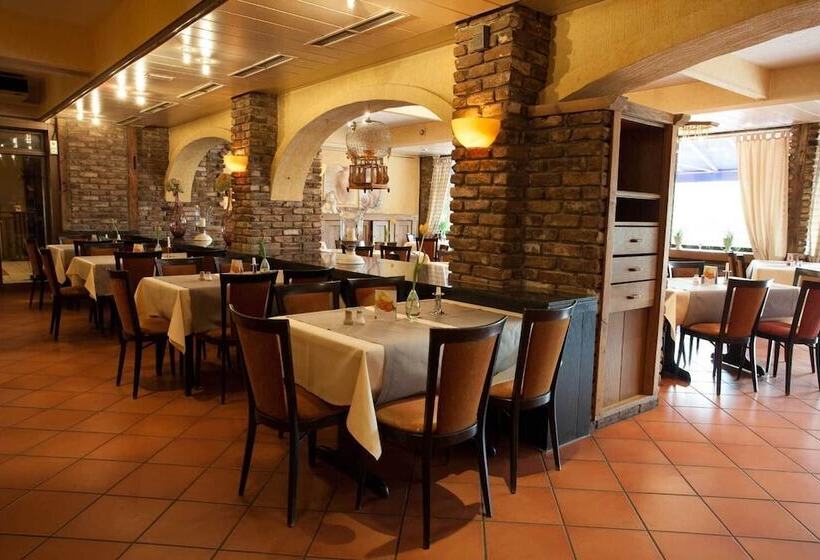 Pp  Hotel Grefrather Hof