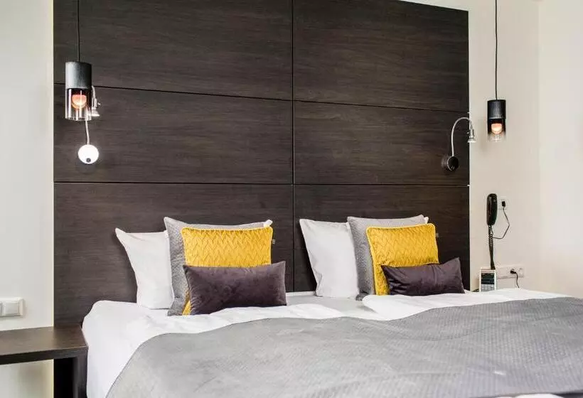 هتل Restaurant Zwergschlösschen