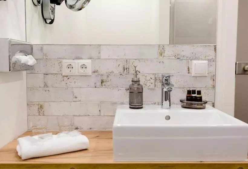 هتل Restaurant Zwergschlösschen