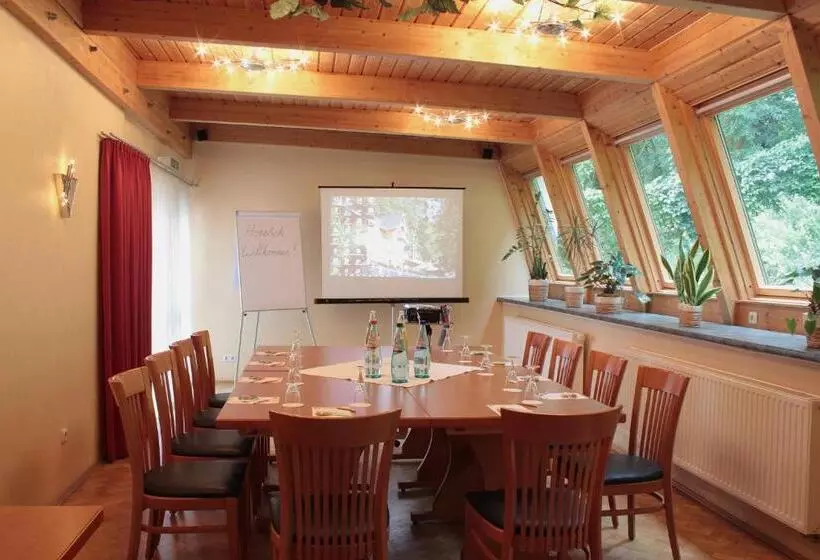 هتل Restaurant Zwergschlösschen