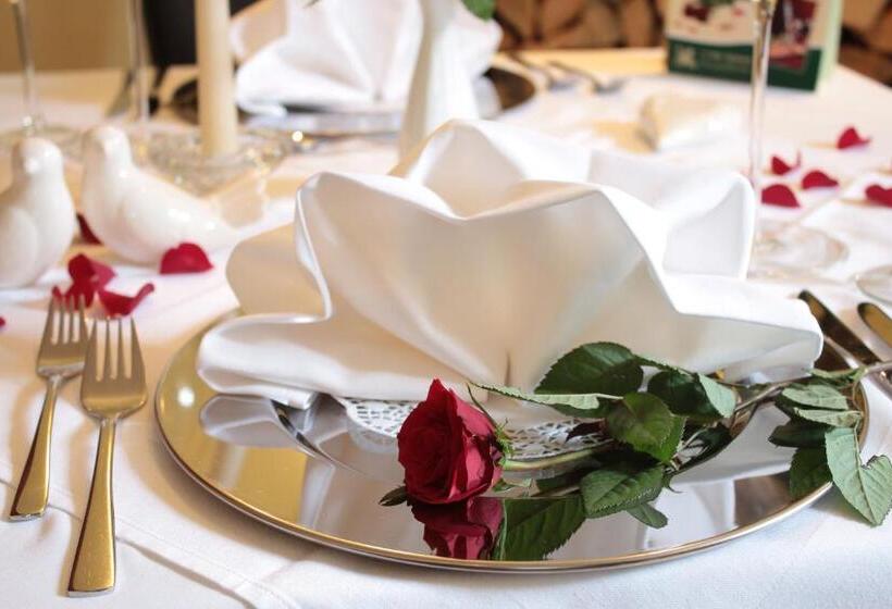 فندق Restaurant Zwergschlösschen