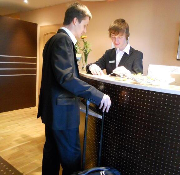 فندق Restaurant Zwergschlösschen