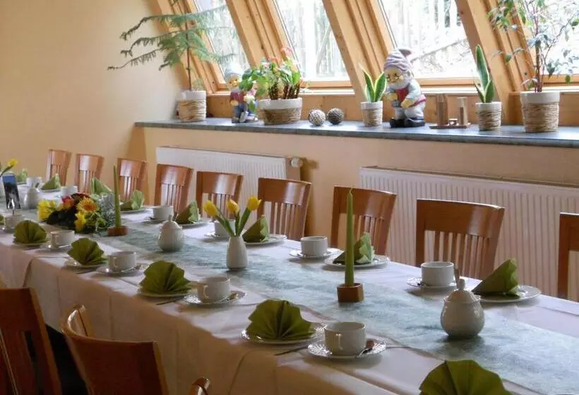 هتل Restaurant Zwergschlösschen