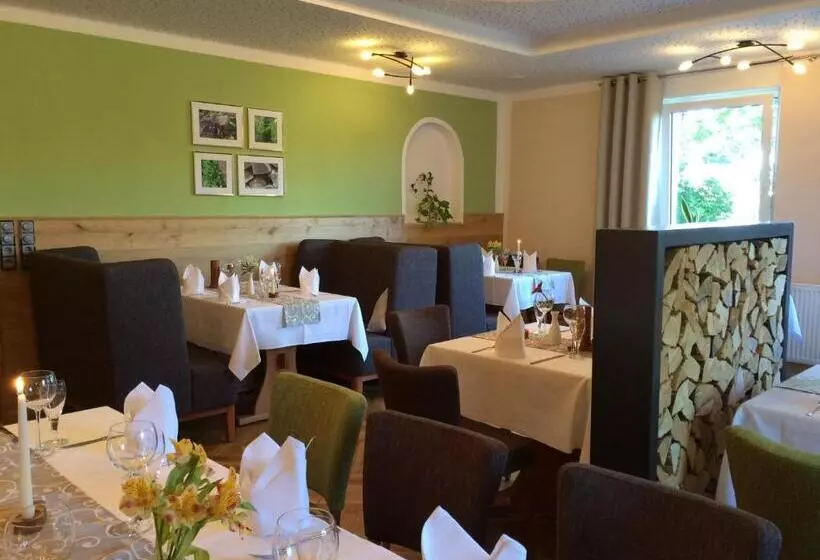 هتل Restaurant Zwergschlösschen