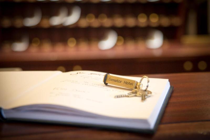 Отель Senator