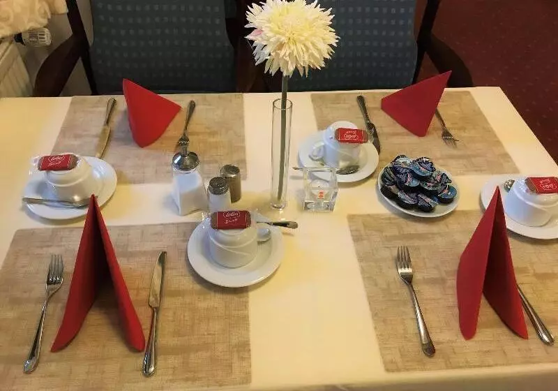 בית מלון כפרי Senator