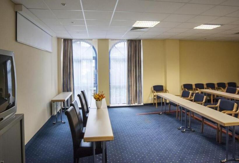 Stargaze Forum Hotel Düsseldorf Hilden