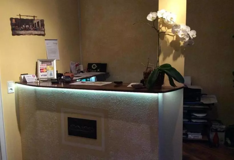 ホテル 12 Apostel