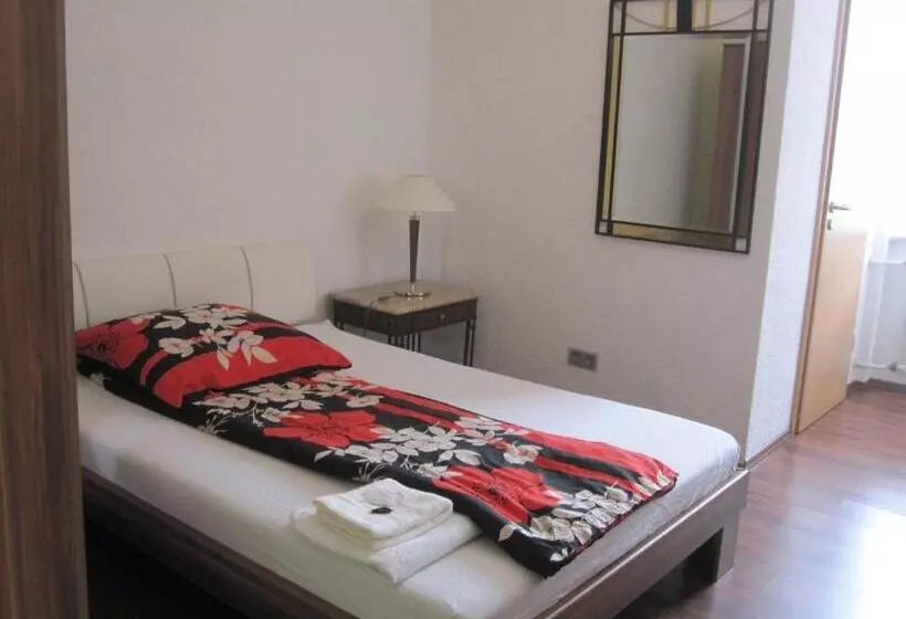 ホテル 12 Apostel