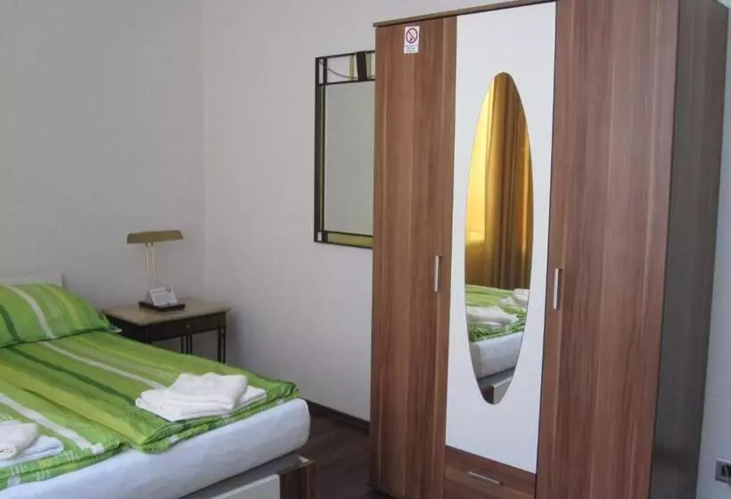 ホテル 12 Apostel