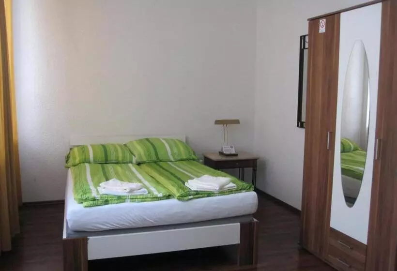 ホテル 12 Apostel