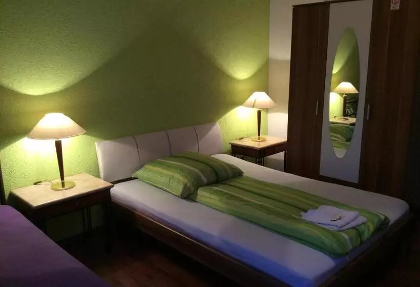 ホテル 12 Apostel